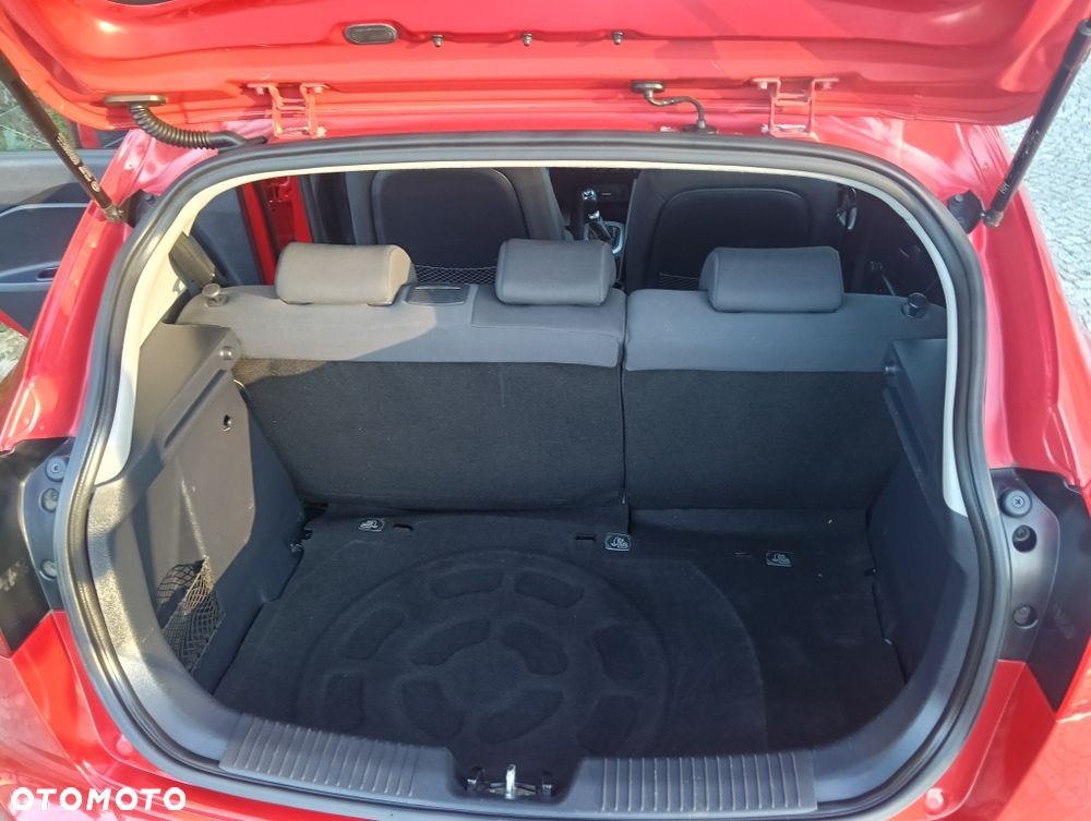Kia Rio - 8