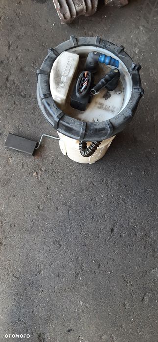 Pompka paliwa w zbiornik vw new beetle 2.0 8v - 1