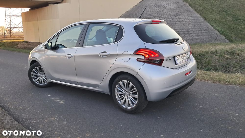 Peugeot 208 1.2 PureTech Allure - 3
