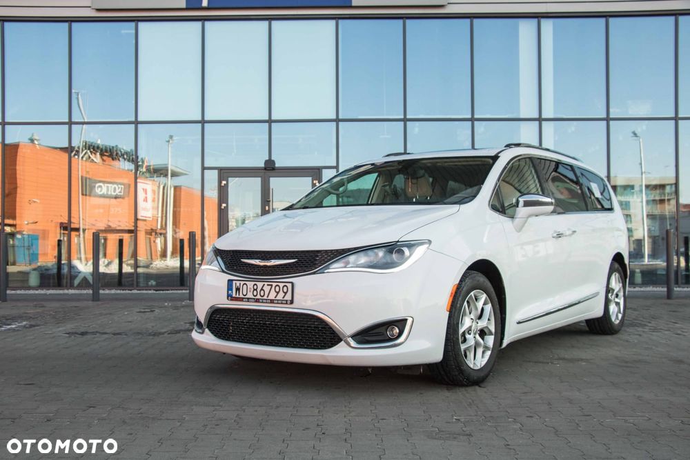 Chrysler Pacifica - 6