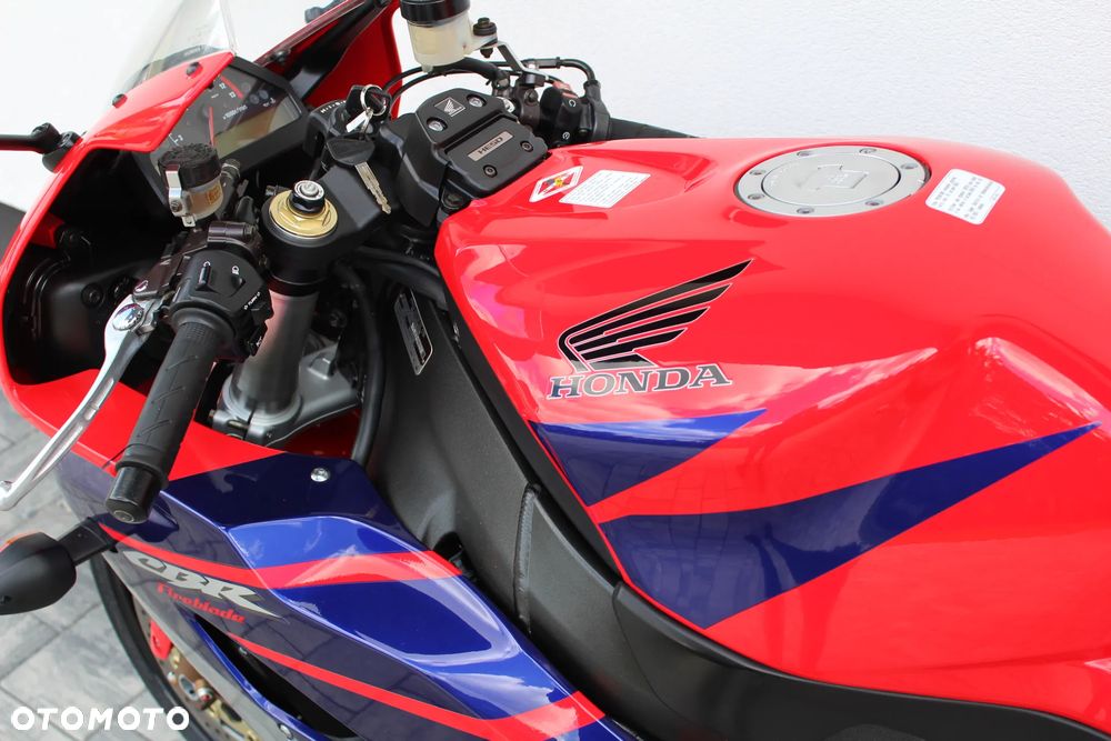 Honda CBR - 13