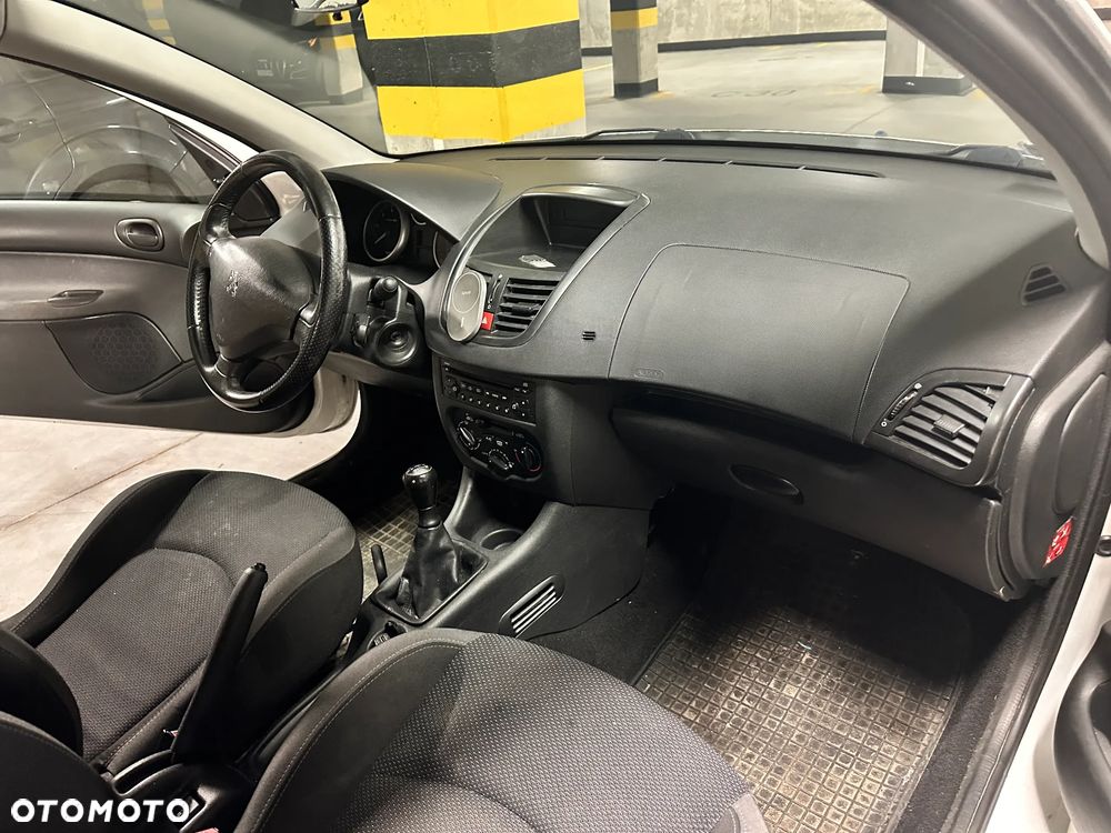 Peugeot 206 - 1