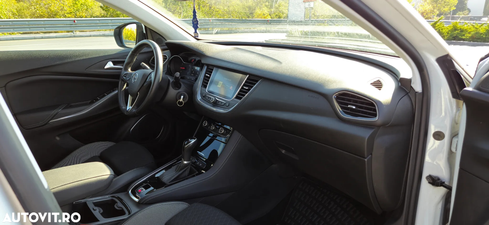 Opel Grandland X 1.2 Start/Stop Automatik Business Edition - 27