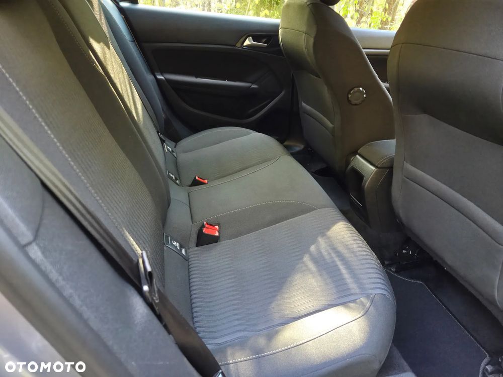 Peugeot 308 1.2 PureTech Access S&S - 17