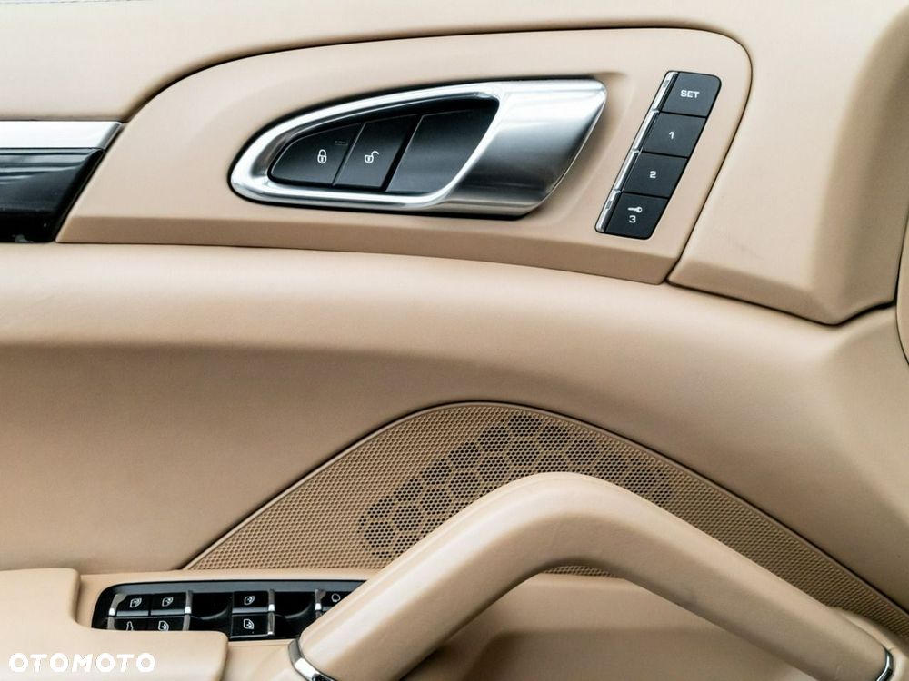 Porsche Cayenne Diesel Platinum Edition - 27