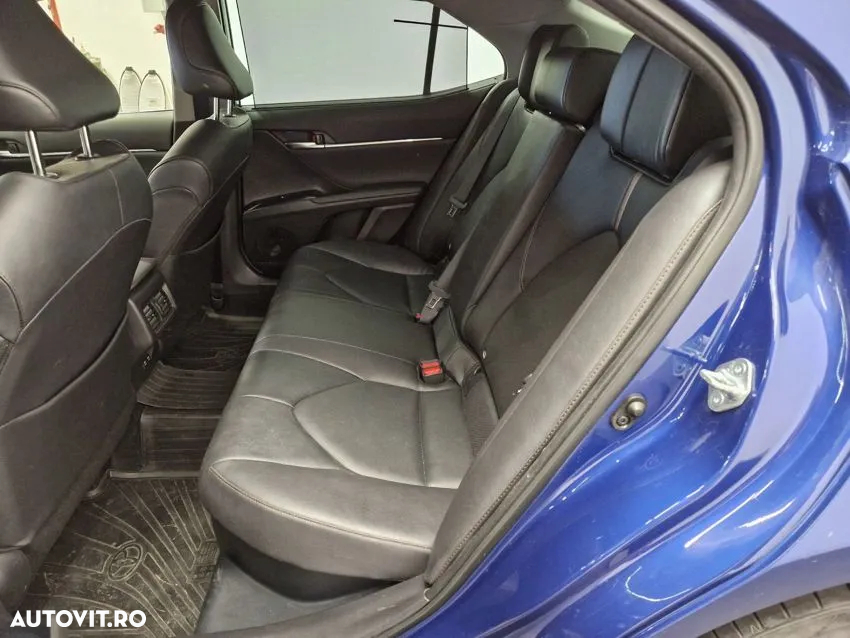 Toyota Camry - 7