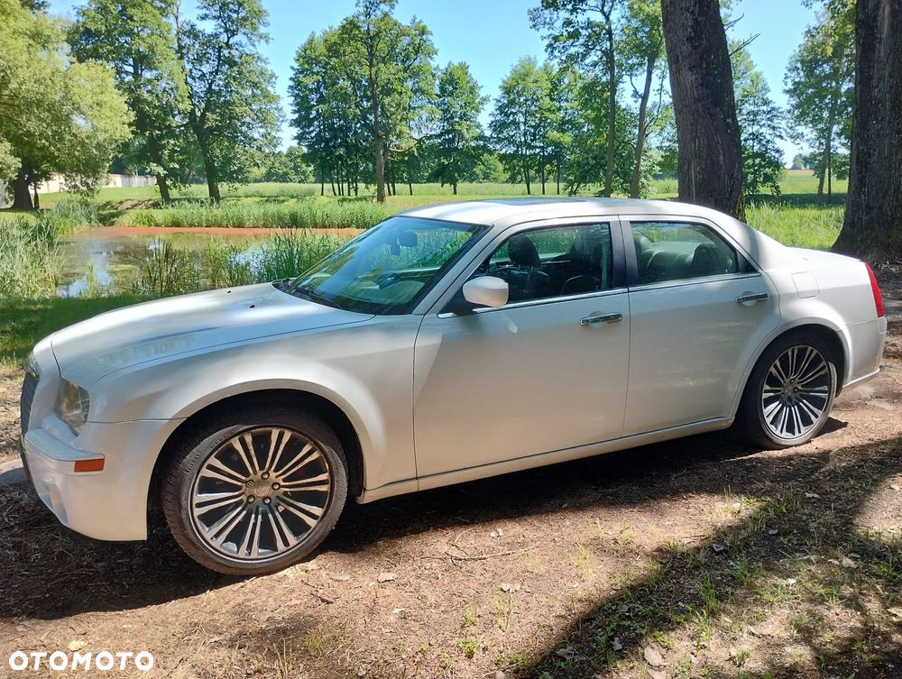 Chrysler 300s - 18