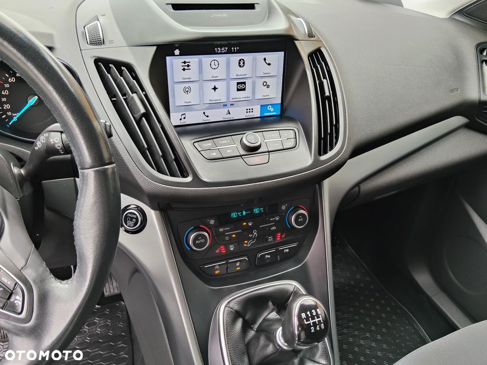 Ford Kuga 1.5 EcoBoost TITANIUM - 19