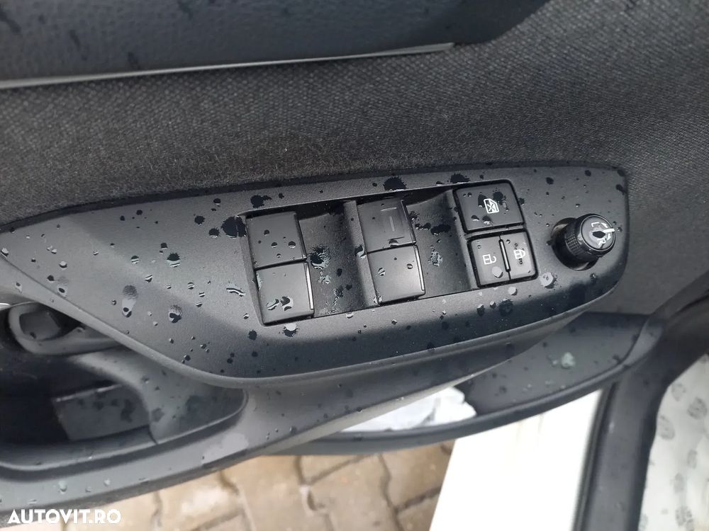 Toyota Yaris 1.5 VVT-i HSD Active - 13