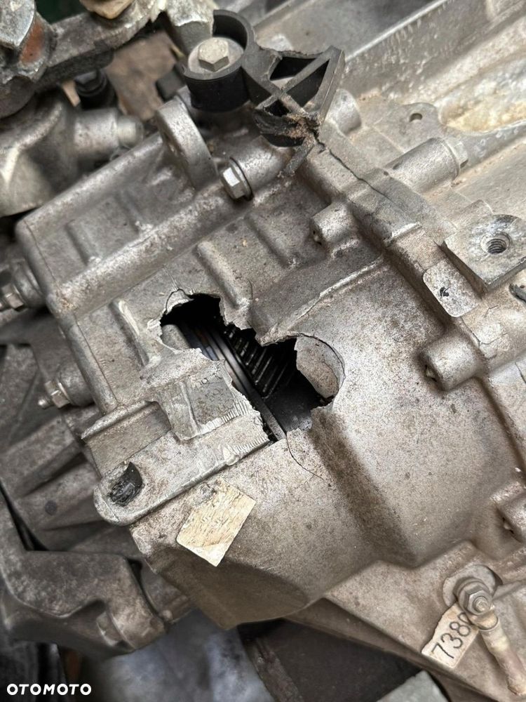 Skrzynia biegów TFB VW T5 T6 Transporter 2.0 TDI USZKODZONA - 2