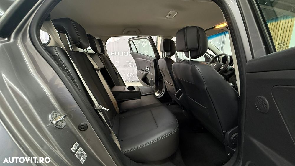 Renault Megane ENERGY dCi 110 Start & Stop Bose Edition - 8