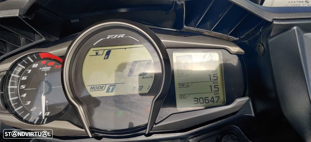 Yamaha FJR 1300 - 12