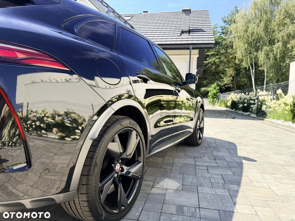 Jaguar F-Pace P550 AWD SVR - 5