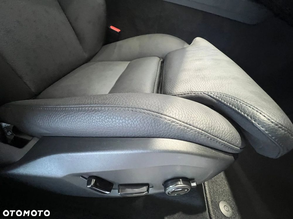 Volvo XC 60 B5 D AWD Geartronic Inscription - 26
