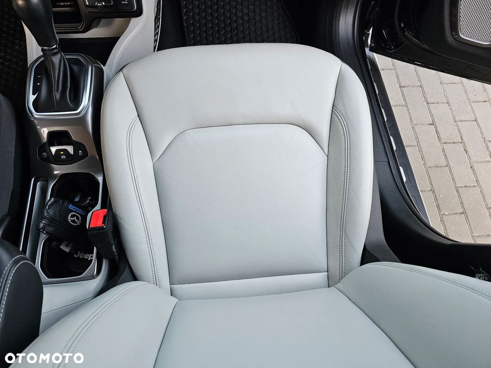 Jeep Renegade 1.3 GSE T4 Turbo 80th Anniversary FWD S&S - 16