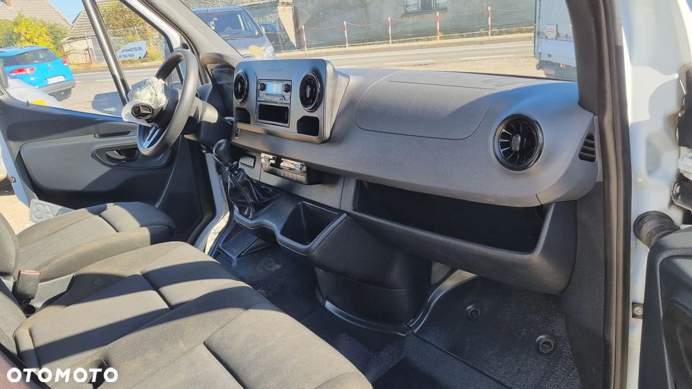 Mercedes-Benz Sprinter - 31