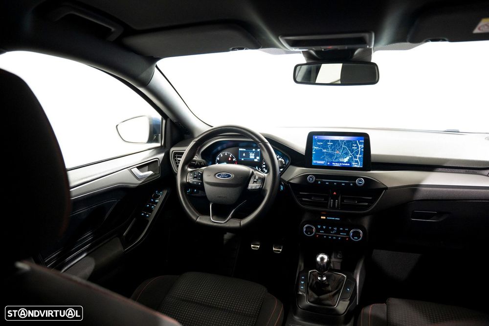 Ford Focus 1.0 EcoBoost MHEV ST-Line - 4