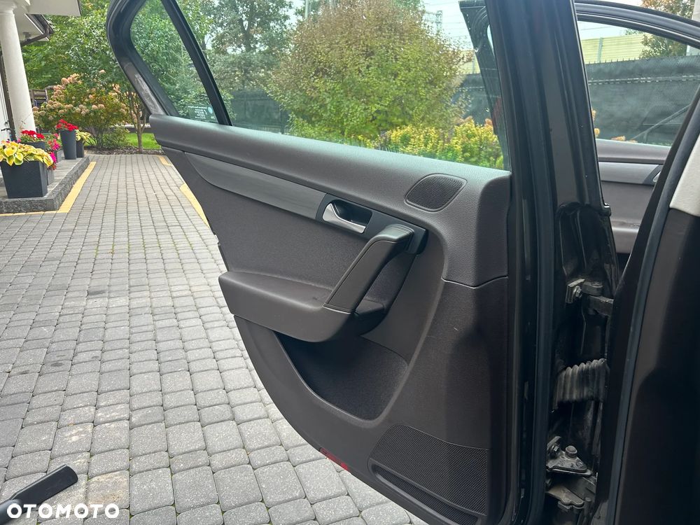 Volkswagen Passat - 9