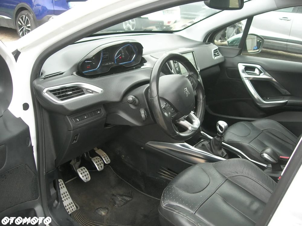 Peugeot 2008 1.6 e-HDi Allure S&S - 12