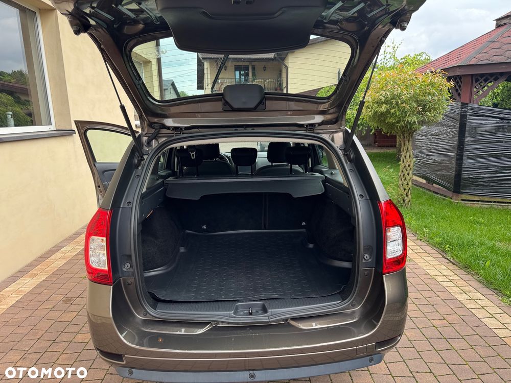 Dacia Logan TCe 90 Celebration - 12
