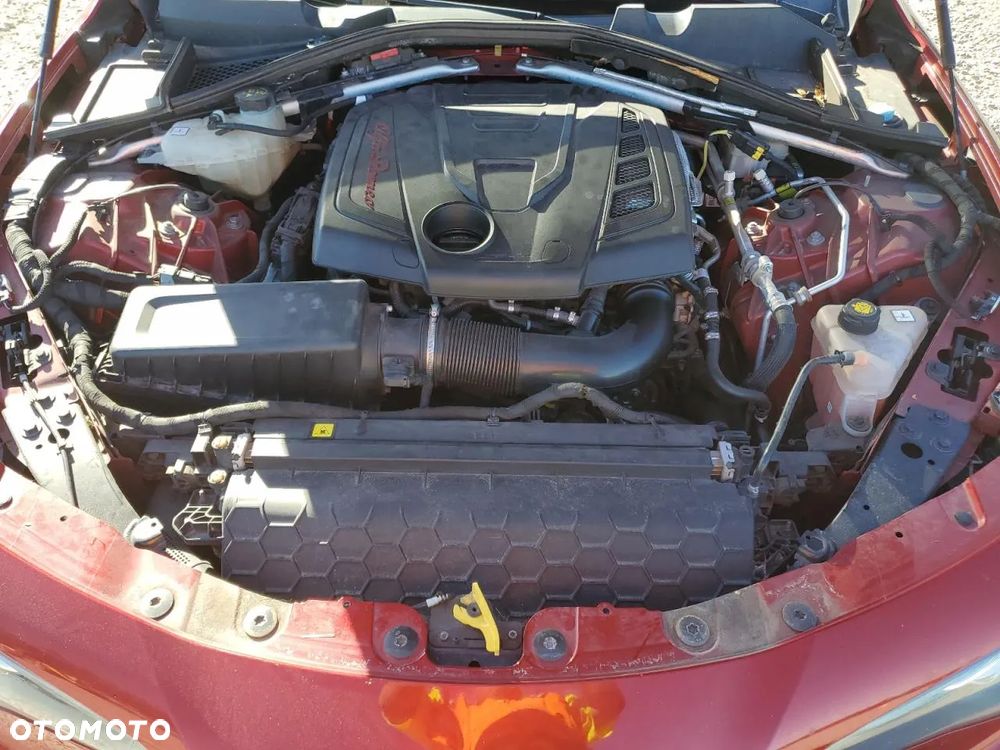 Alfa Romeo Giulia 2.0 Turbo 16V AT8 Veloce Ti - 10