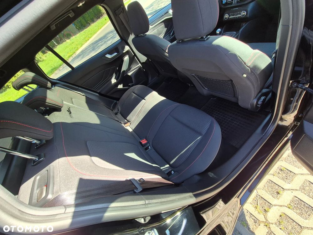 Ford Focus 1.5 EcoBoost ST-Line - 9