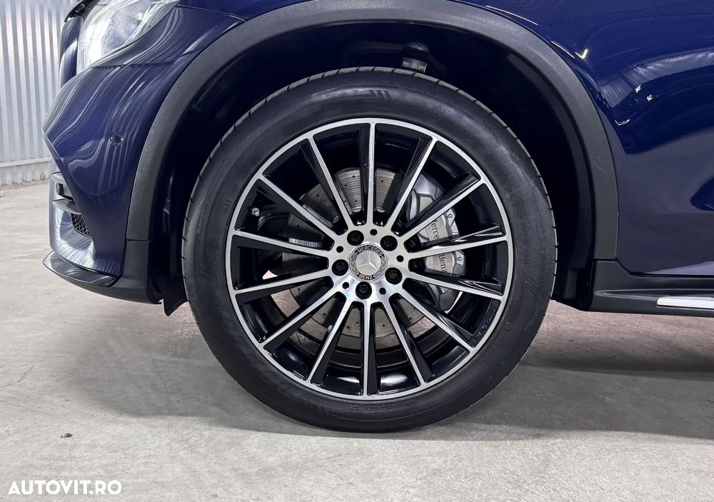 Mercedes-Benz GLC Coupe 250 4Matic 9G-TRONIC AMG Line - 32