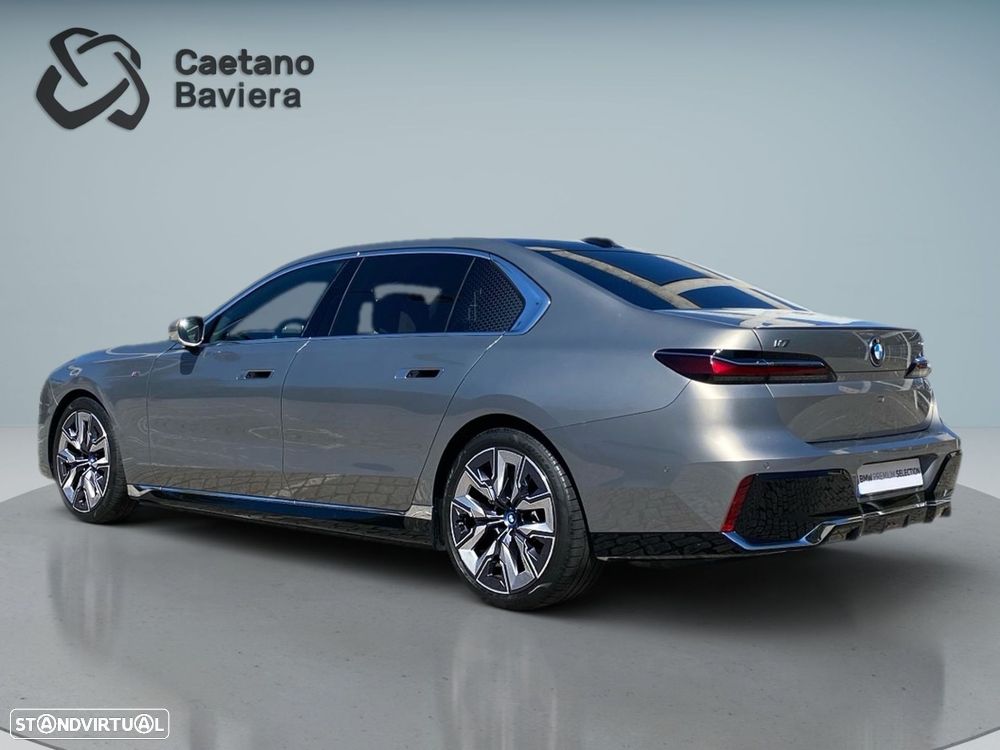 BMW i7 xDrive60 Pack Desportivo M — fotografia 31