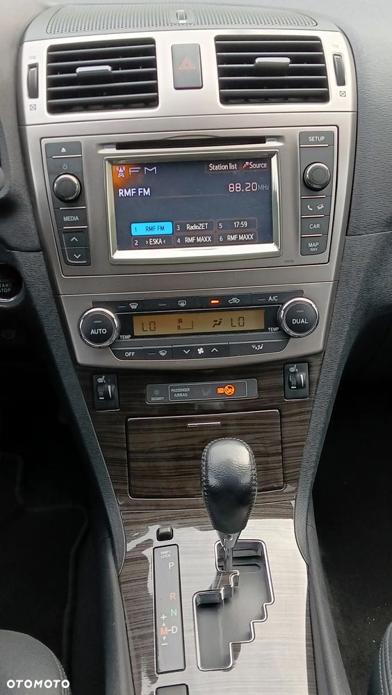Toyota Avensis Touring Sports 1.8 Multidrive S Executive - 17