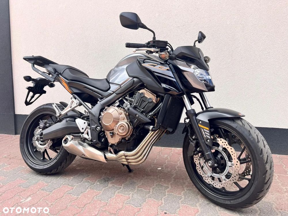 Honda CB - 1