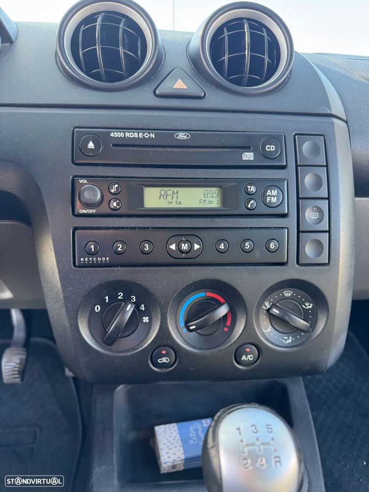 Ford Fiesta 1.25 Ghia - 12