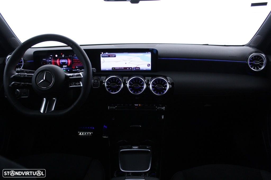 Mercedes-Benz A 250 e AMG Line - 17