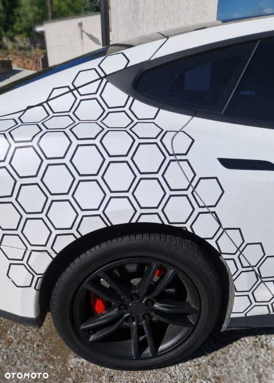 Tesla Model S - 2