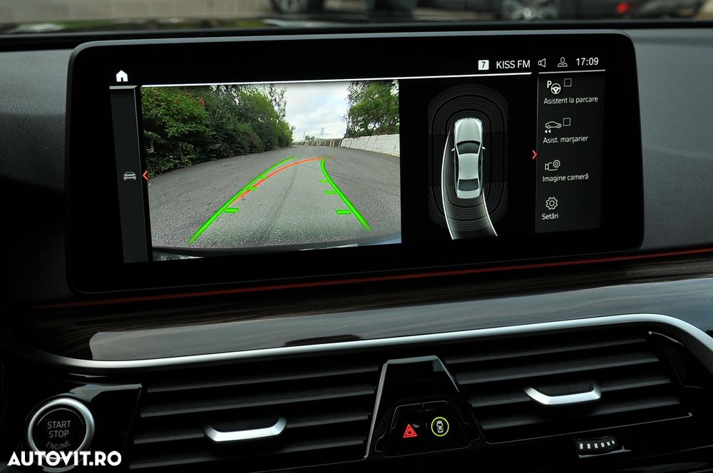 BMW Seria 5 530d xDrive AT MHEV - 23