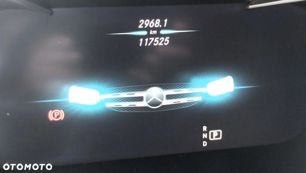 Mercedes-Benz GLC - 12