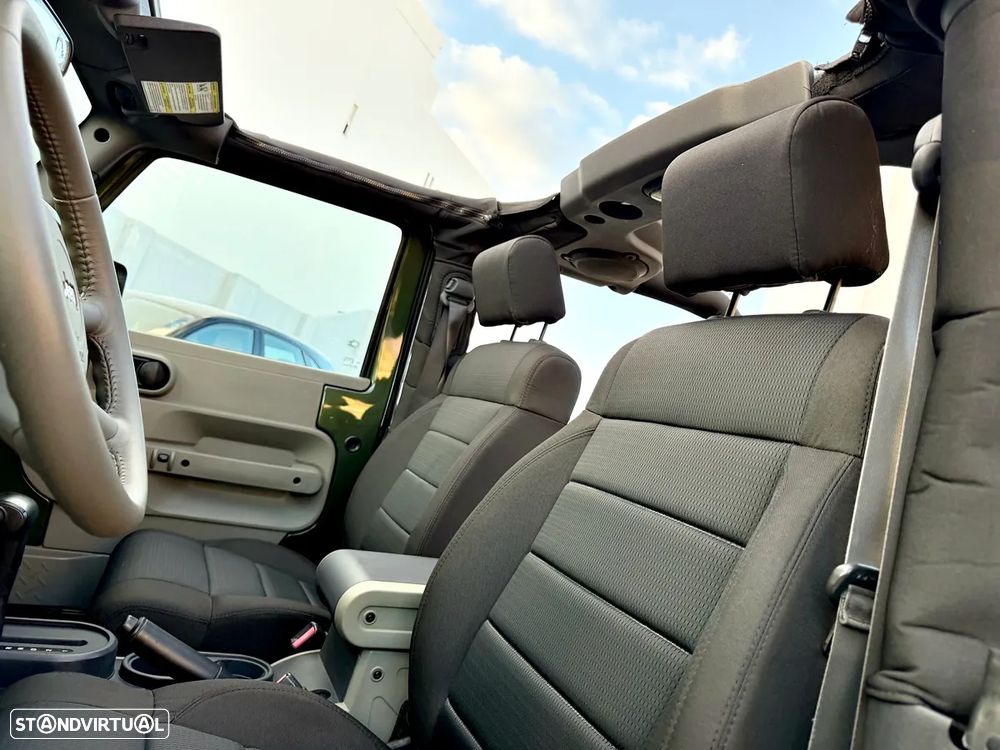 Jeep Wrangler 2.8 CRD ATX Sport - 19