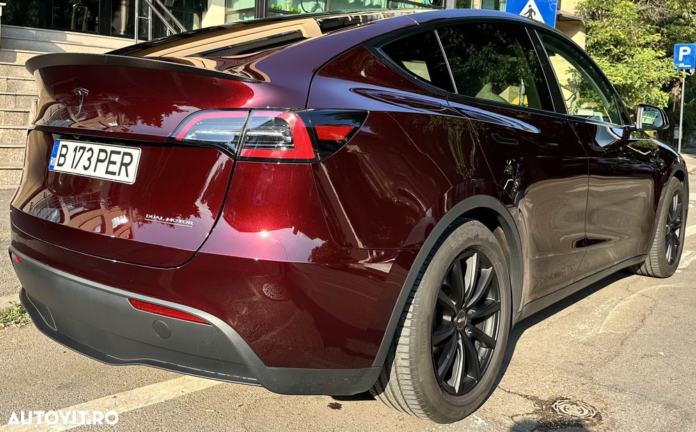 Tesla Model Y AWD Performance - 5