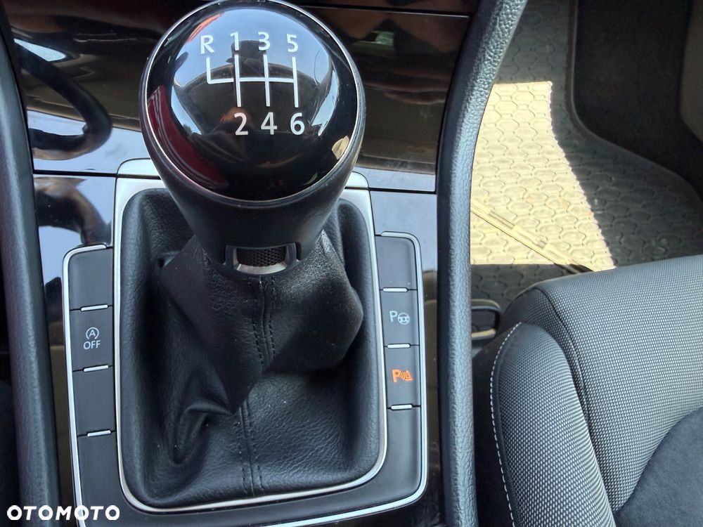 Volkswagen Golf 1.4 TSI BMT Highline - 33