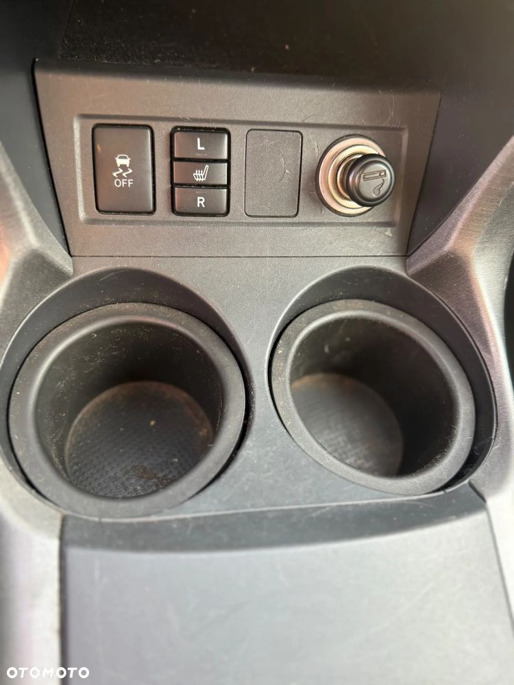 Toyota RAV4 - 11