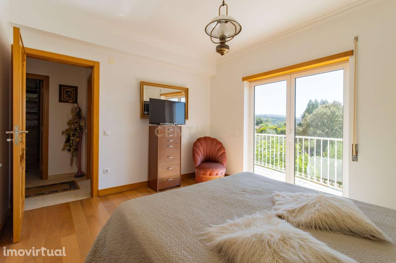 MORADIA T5 - Grande imagem: 5/47