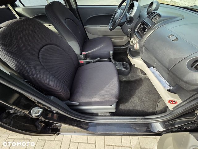 Daihatsu Sirion - 17