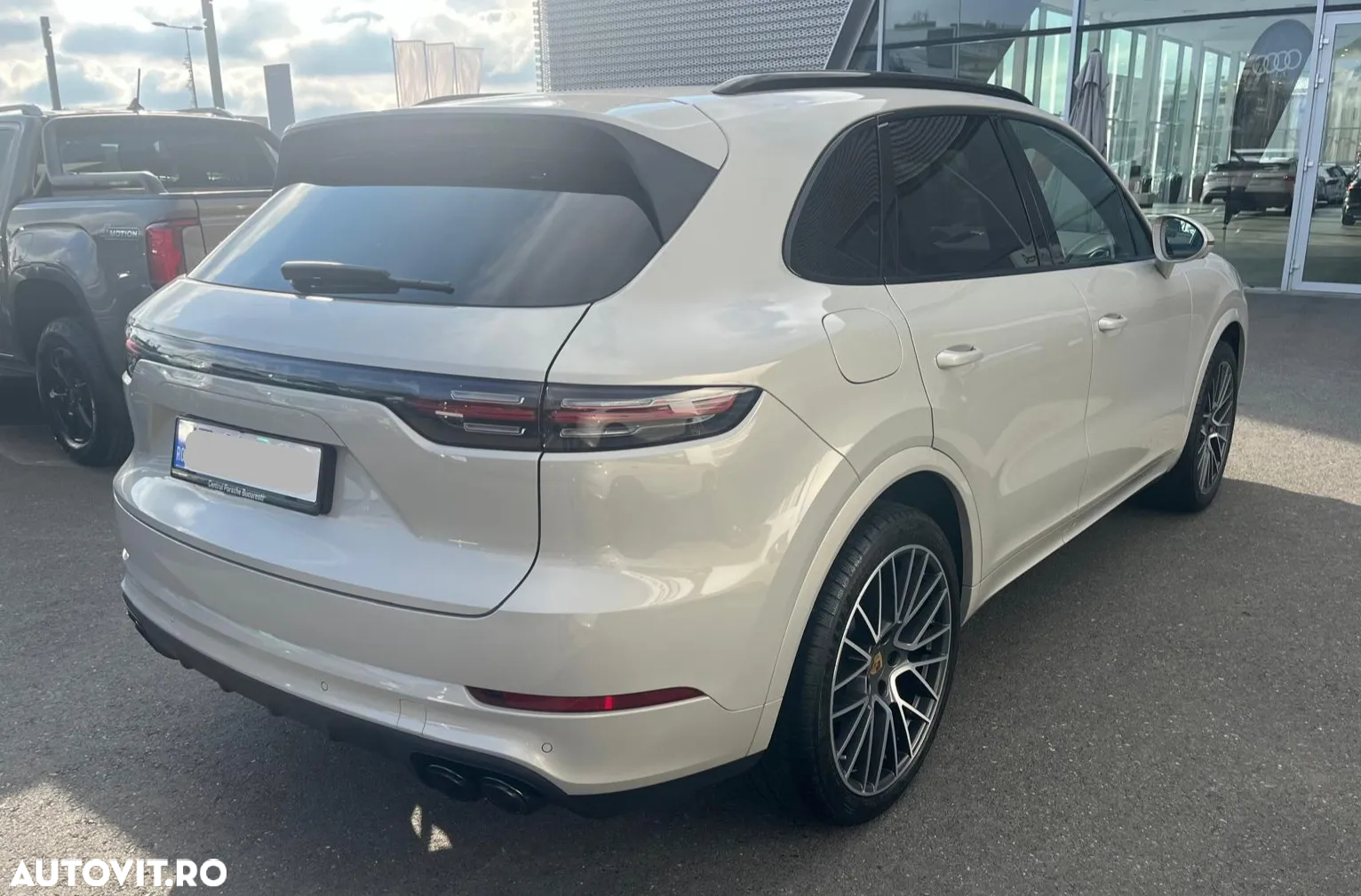Porsche Cayenne Standard - 4
