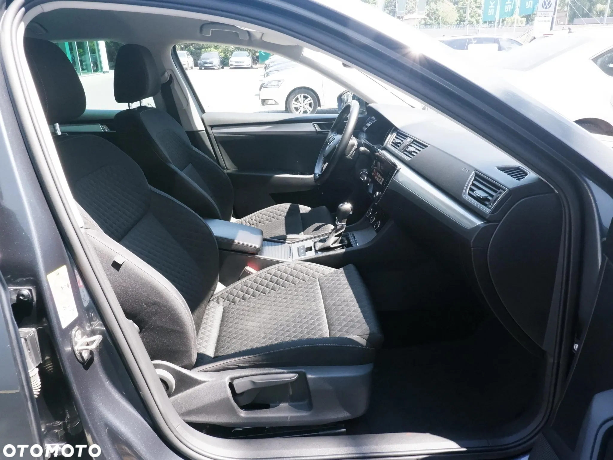 Skoda Superb 2.0 TDI SCR Ambition DSG - 19
