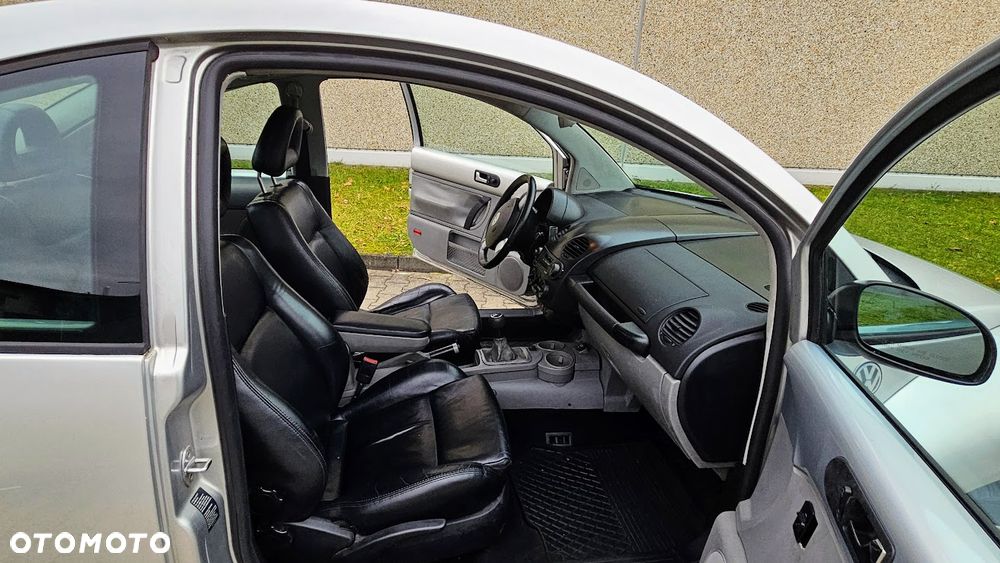 Volkswagen New Beetle - 9