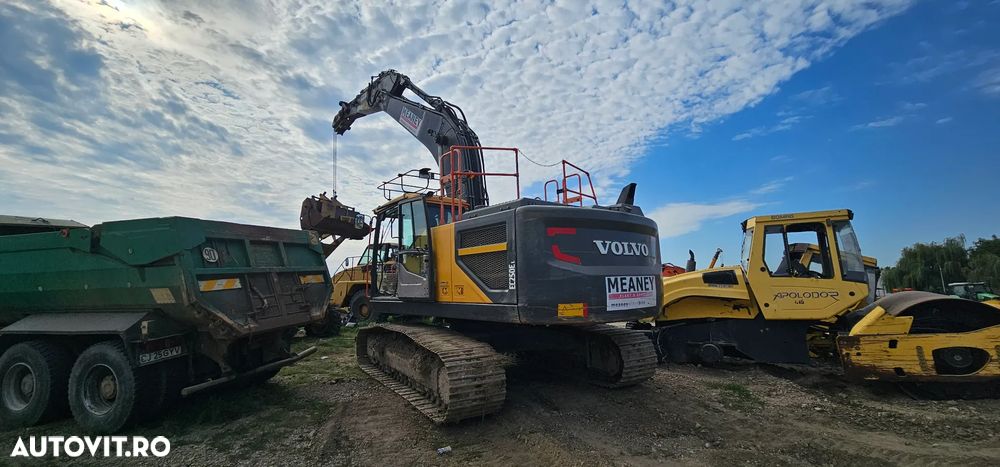 Excavator pe senile Volvo EC 250 - 1