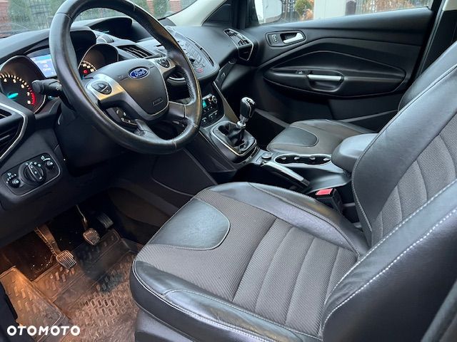 Ford Kuga 1.5 EcoBoost 2x4 Titanium - 8