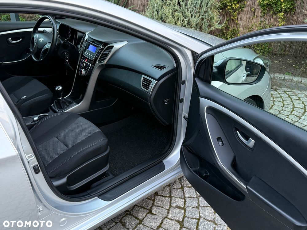 Hyundai i30 1.6 Comfort - 33