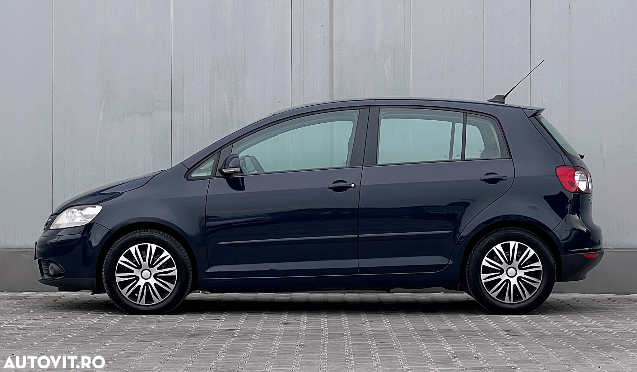 Volkswagen Golf Plus 2.0 TDI Comfortline DPF DSG - 11