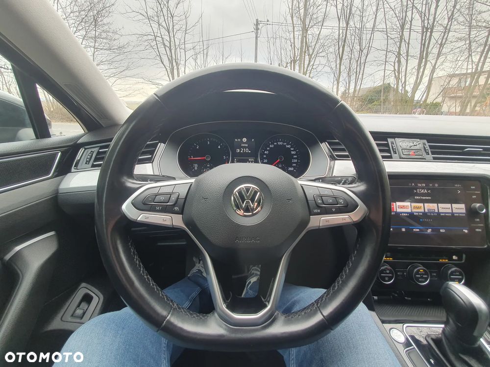 Volkswagen Passat 2.0 TDI SCR DSG Business - 14
