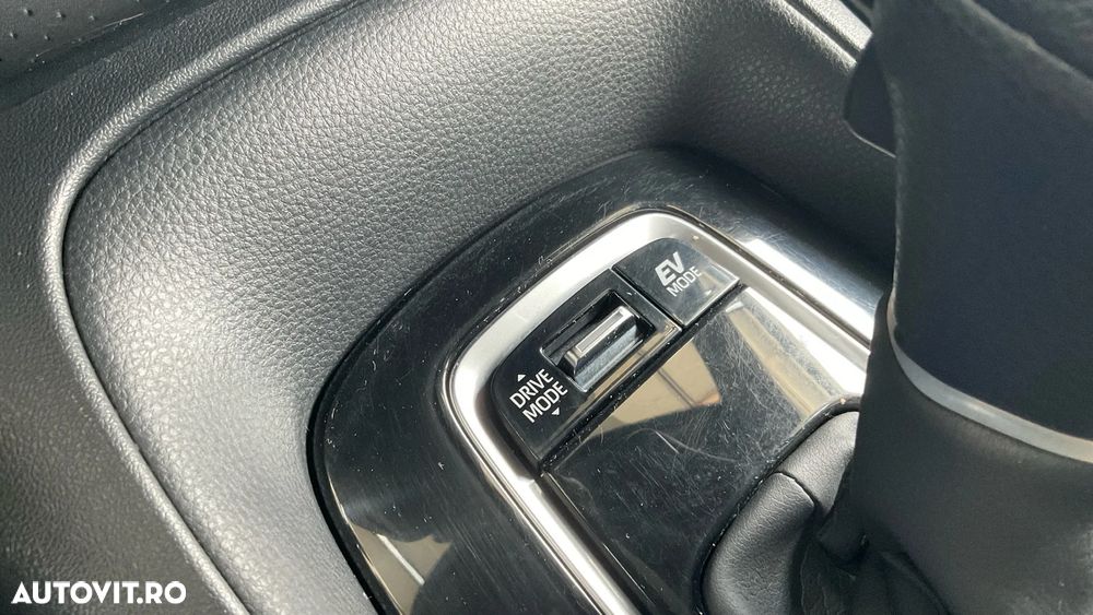 Toyota Corolla 1.8 HSD Eco - 33